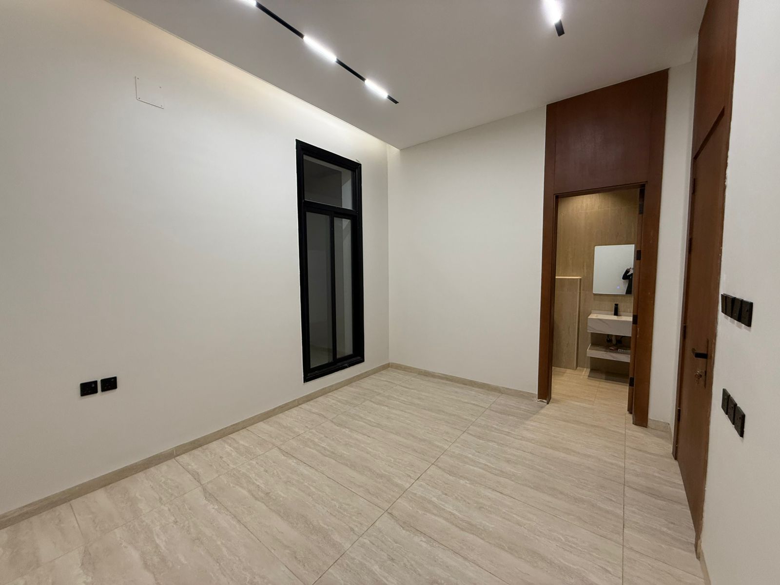 مشروع المونسية تاون هاوس دور ارضي