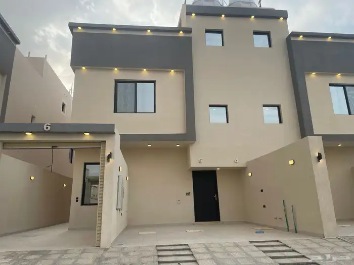 دور علوي أخير بحي النرجس